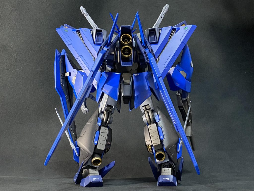 わざわざ純正水転写デカール貼って珍しくスムースクリア仕上げにいたのにノリ痕でまくるし…まー出来上がって遠目で見てもココでしか見たことないカラーリングに仕上がったのでヨシとしよう。キットはとても作りやすくヨキカナ!ただね。見れば見るほど歌舞伎だわ