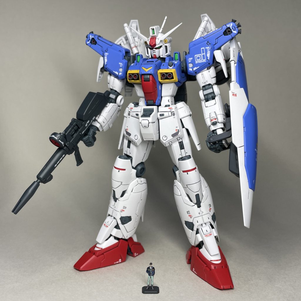 RG1/144 ガンダムGP01Fbと並べて まえ 完成させて並べると MSジョイントが嫌で、結果的に購入が2022年までずれ込んだことも 専用ガンダムデカールを、陸戦型分も使うと言い聞かせ、かなり割高でも中古購入したことも RGマークⅡ 2体でRG全塗装の予習をしたことも RG GP01陸戦型で肘が破損する心の準備ができたことも 無駄ではなかったと感じ、感慨深いです😮💨