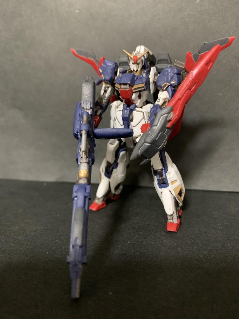 ランチャーは持ち方を変更し、デザインも元のデザインに少し戻しています。