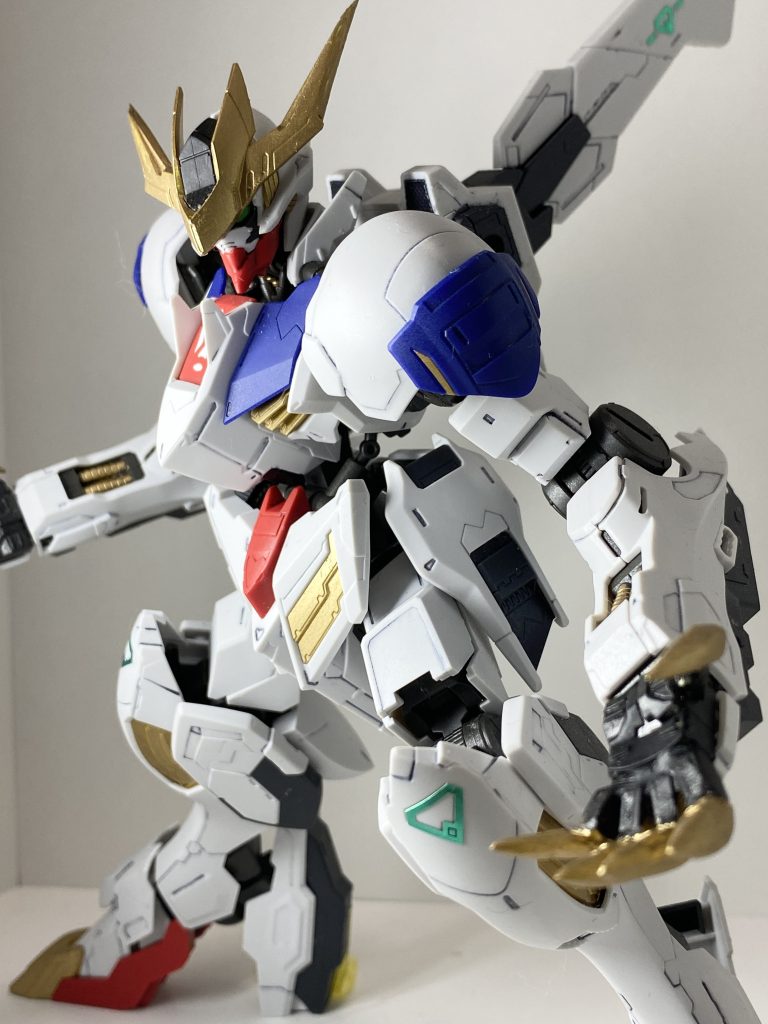 キットのままの爪だと小さく感じたので、エポパテで両手全10本作成。