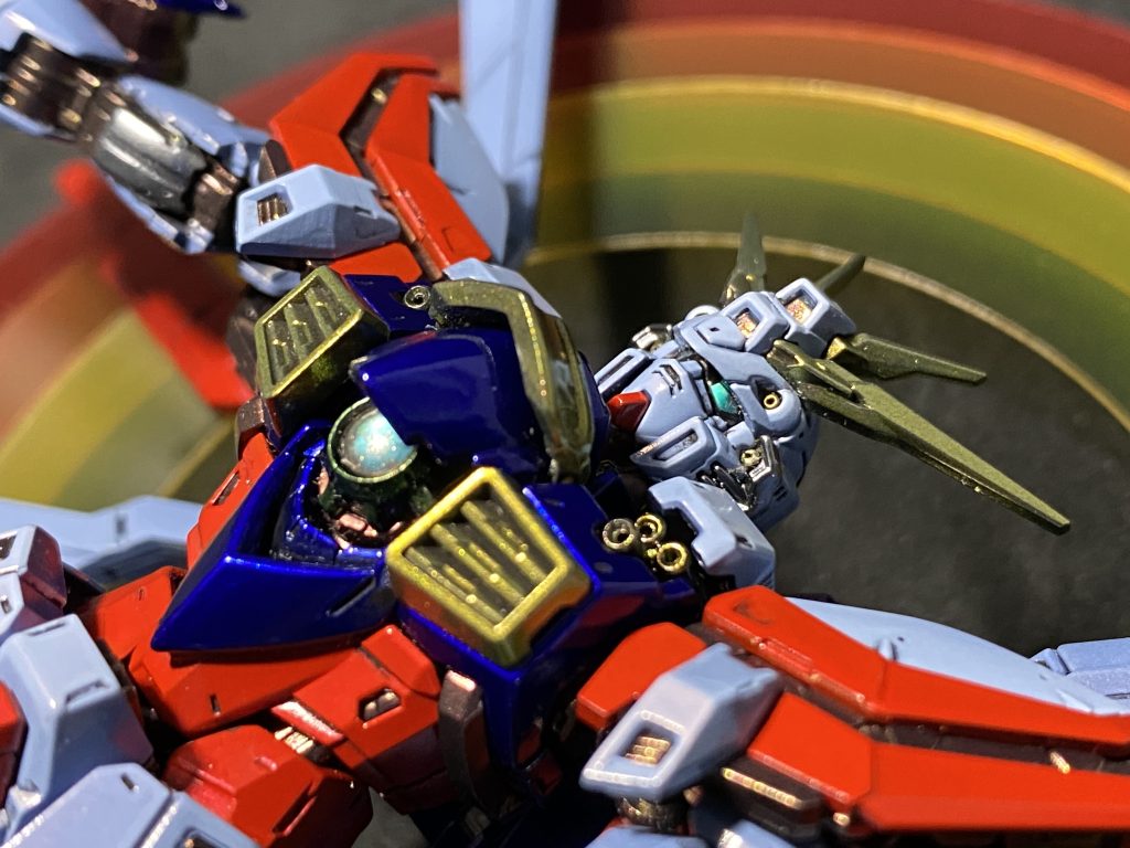 今回1番の収穫はクリアーパーツのマジョーラ風仕上げ♪クリアーグリーン塗ってからパールルビーレッド→パールゴールドと重ね塗りしたら角度によって金にみえたりグリーンにみえたりいい感じになりました!(ルビーレッドはどこいった?w)