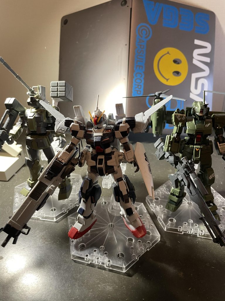 以前投稿したカスタム機体2機と合わせて3機編成を組む目的がひとまず完了しました。