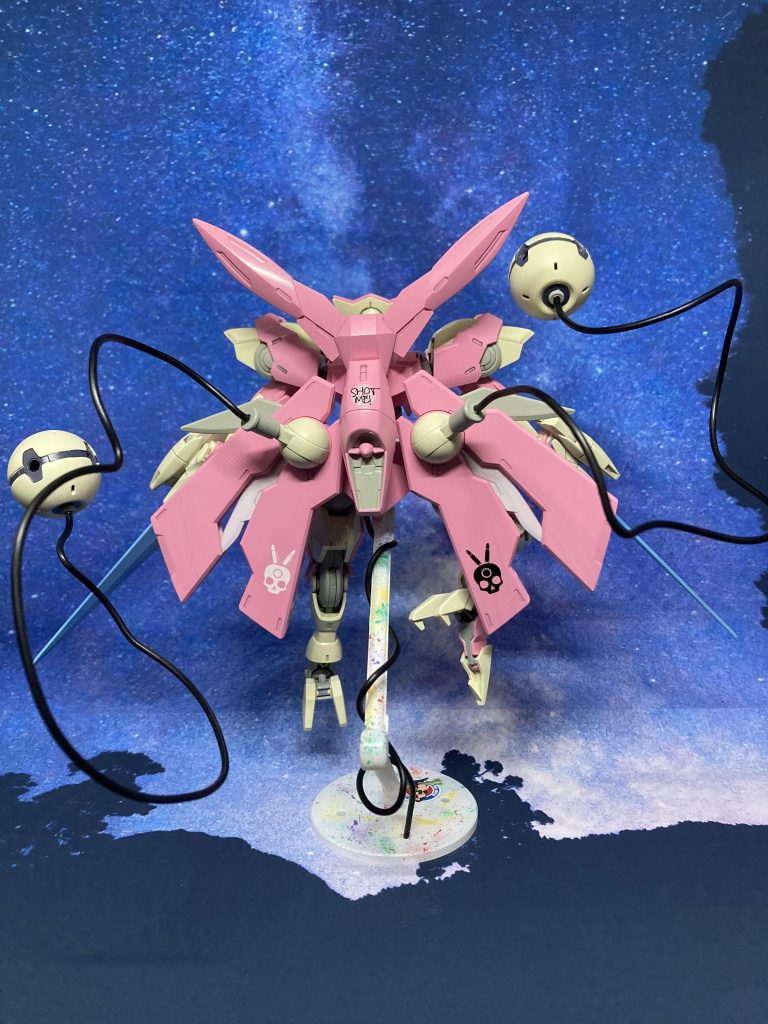 ノンキネティックポッドはスタンドなしで躍動感を出したかったので針金に入れ替えました。