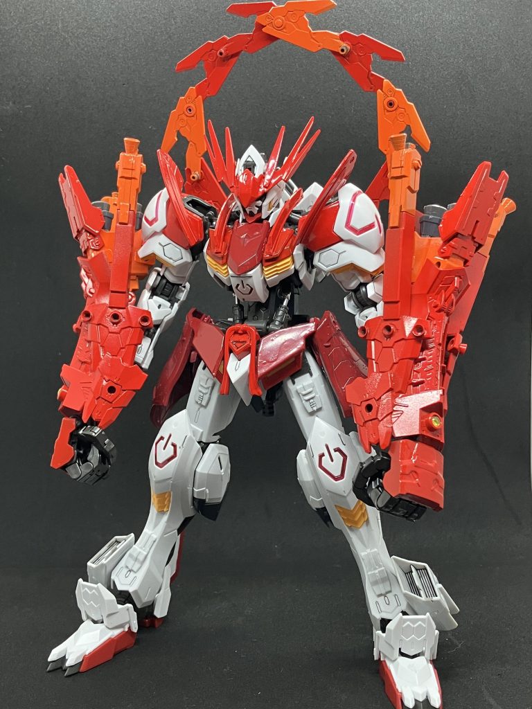 バルバトス・ザ・チャンピオン日輪解放腰のスカートパーツが太陽の輪、日輪に変化した形態機体の性能を最大限引き出すことが可能であらゆるものを焼き尽くすことができるようになる