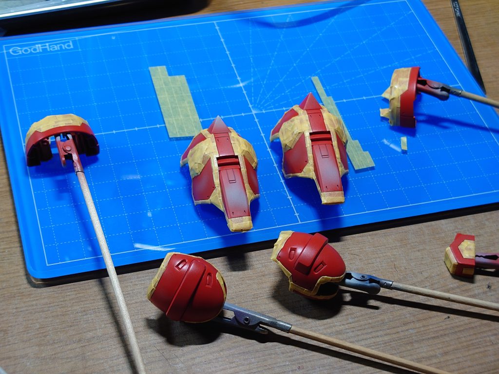 塗分けは地道にマスキング作業。