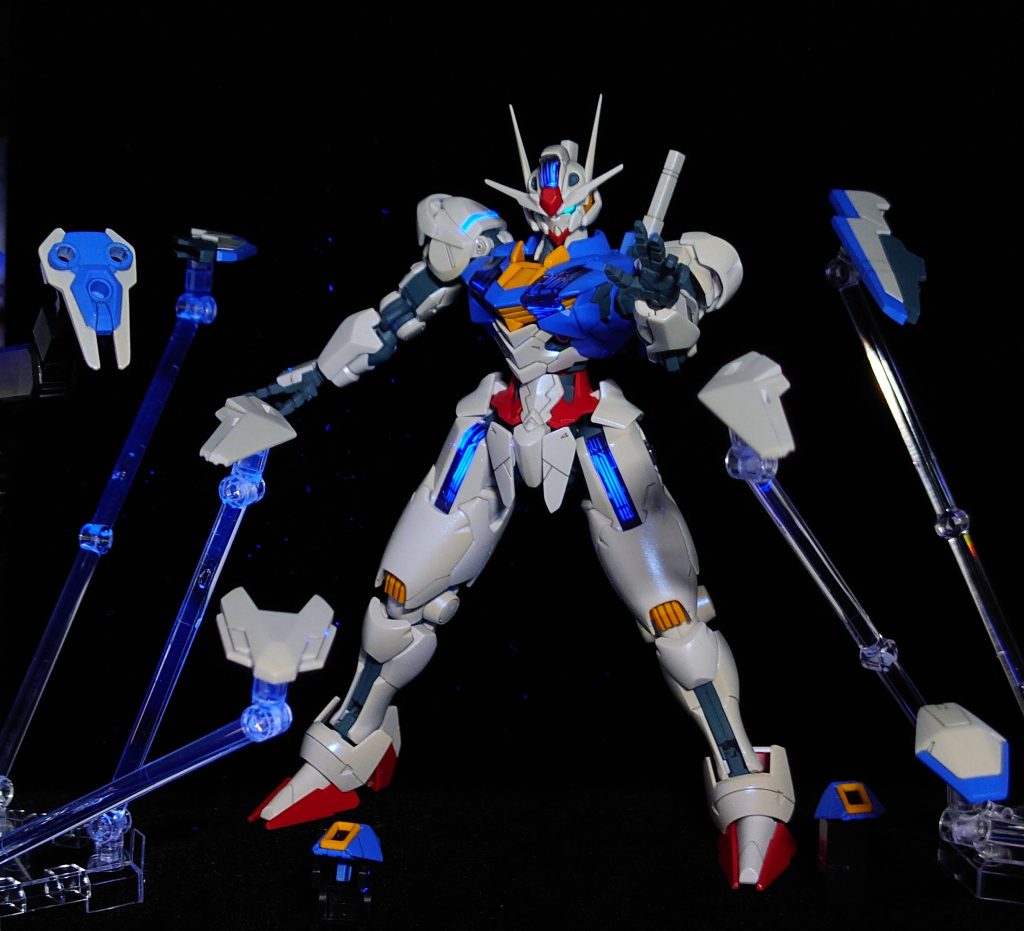 おまけ2。加工前のガンビットは、こんな感じ。黒背景に透明プラはイマイチ。