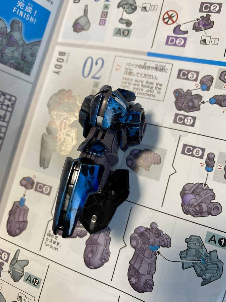 胴体部分になりますグレーの部分を赤く仕上げでもよかったかな( ¨̮ )