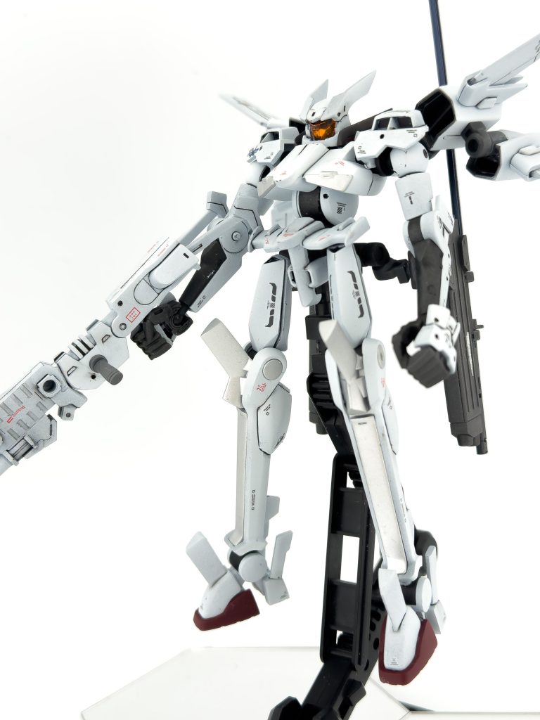 正面本体には大きな改造は加えていません。数年前に制作したフラッグのセルフリメイクという形で制作しています。