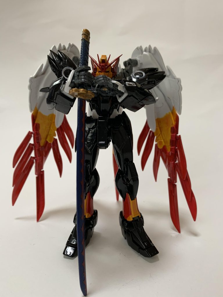 刀が無かったのでゾロのフィギュアから拝借しました。デカすぎる。