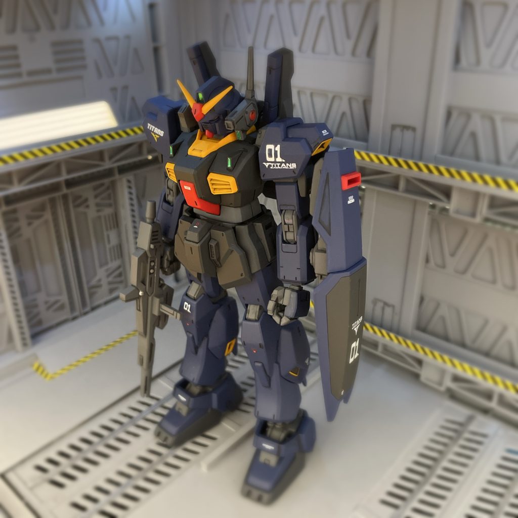 イエロー部は、少しオレンジっぽいキャラクターイエローを使用