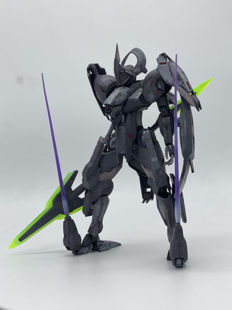 アスチルベの花言葉は「自由」、「恋の訪れ」ということでグエルくんとシャディクにかけてみました。差し色のピンクはアスチルベの花の色をイメージして塗装したのですが単調になりすぎず、引き締めてくれた気がするのでとてもお気に入りです