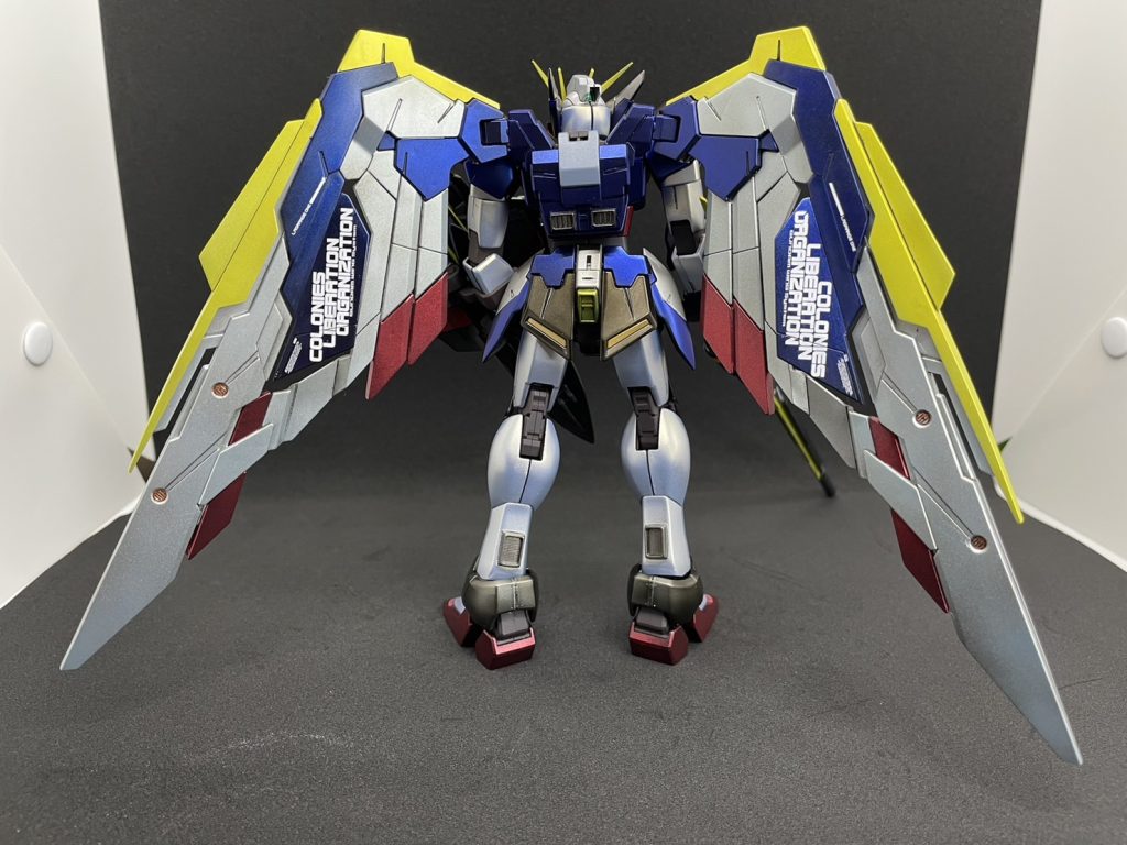 追加バーニアが取ってつけた感ありますね、スジボリと合わせて設置するようにします💦久し振りにドライデカール貼りましたが割れちゃって大変でした、ガンダムデカール常に買えるといいんですけどねぇ、拙い作品ですが見ていただいてありがとうございました。また作るのでよろしくお願いします。