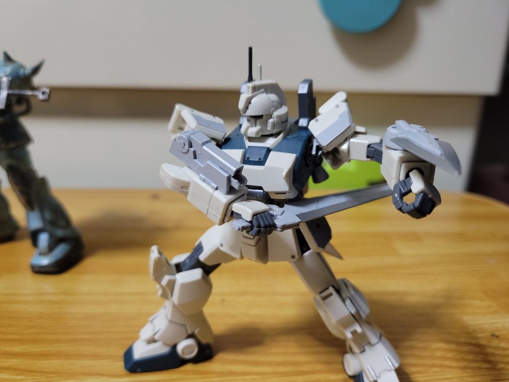 追加された武装でポーズを撮って1枚