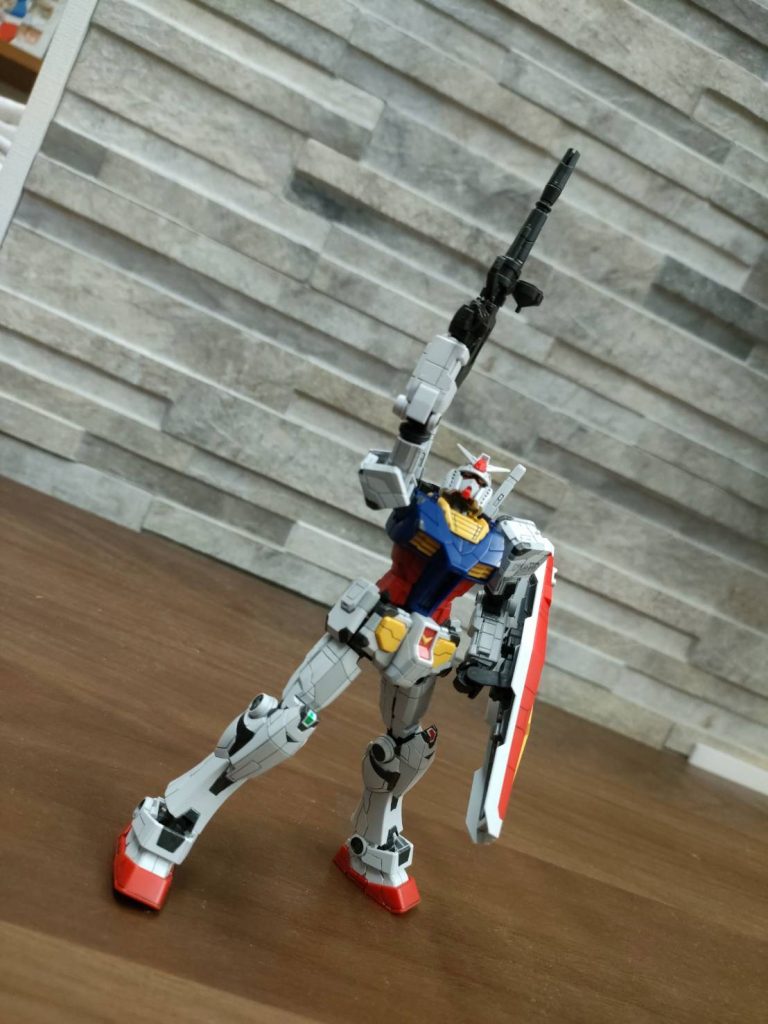 モールド入りまくりでシャープな印象！しっかりマスキングして塗装すればよかった…