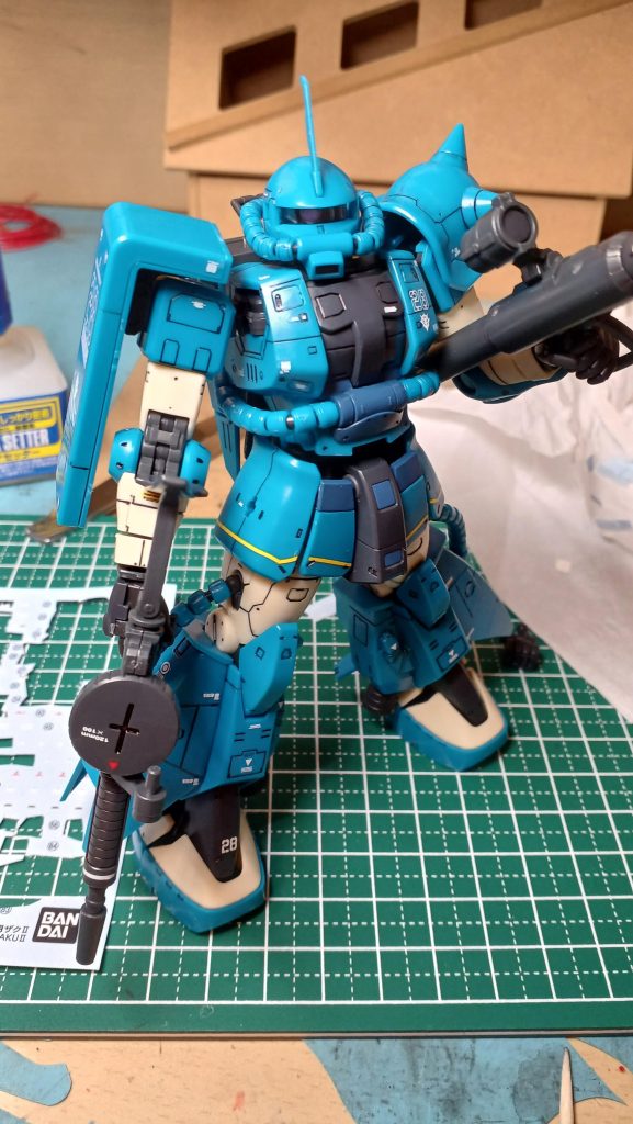 デカールやモールドが多すぎてホントに大変でした。