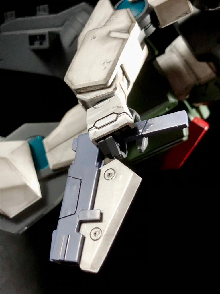 マニピュレーターの破損は再現したいポイントでした。ラストの逆手持ちは外せません。