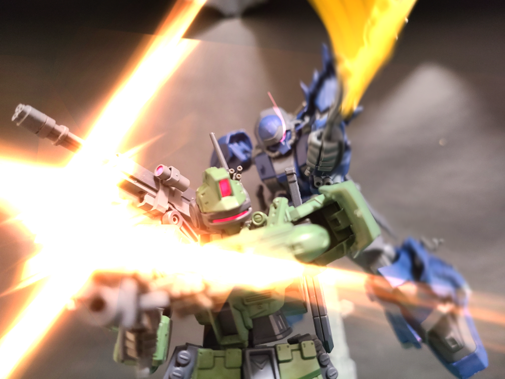 ハウンドδ「クソっ!コイツら……」ミニガンでドムトローペンと応戦するが…