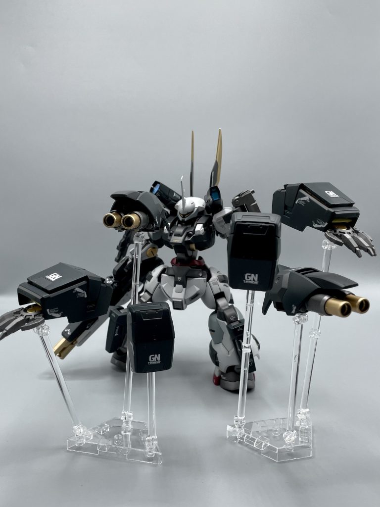 試験型AI搭載により、GNキャノン、GNアーム、GNシールドがそれぞれ独立起動する…という脳内設定w磁石接続を採用しているので取り外しは自由となっています！！