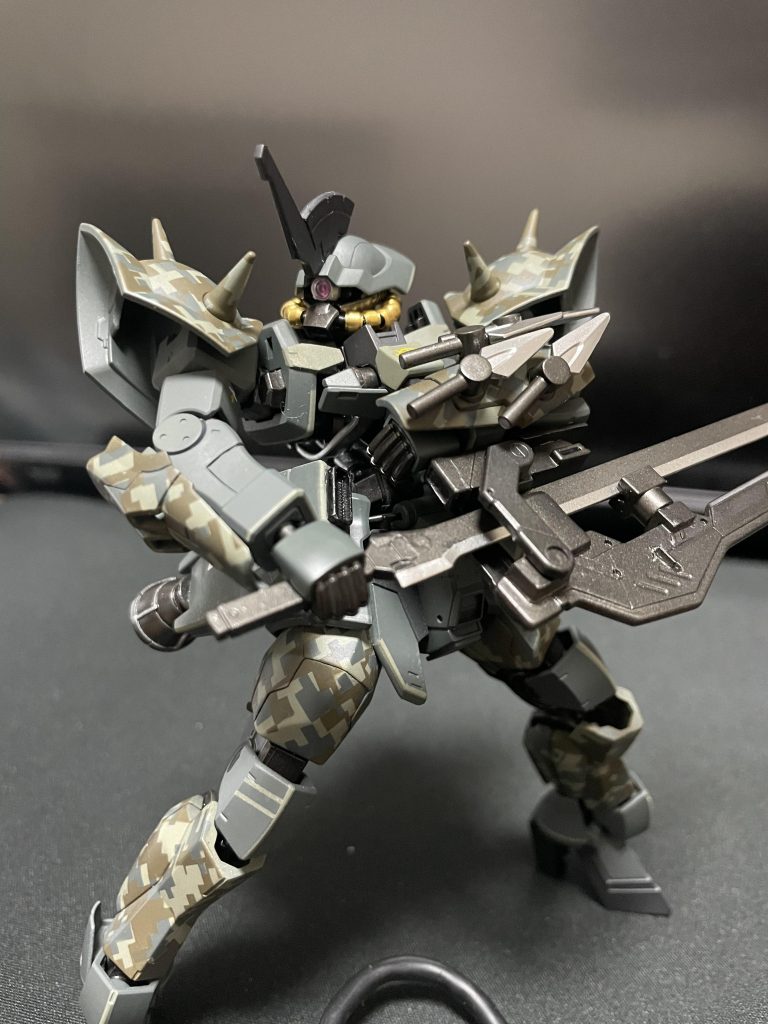 グレイスリッターの両刃剣を片刃剣にしてます。