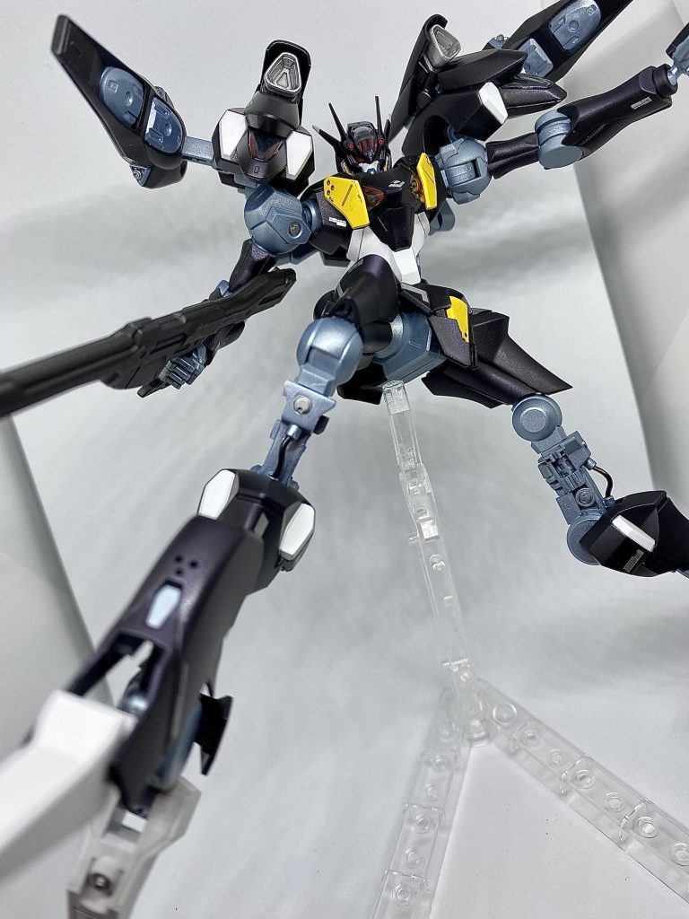 足を広げるとMAにしか見えなくなるという_(⌒(_'ω')_コラキは塗装したんですがスレが怖くて外せてません笑