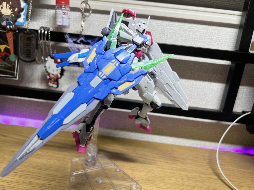 加工後塗装前状態。一見普通のフルセイバーですがかなり細かく形状を変えてるのがわかるかも？