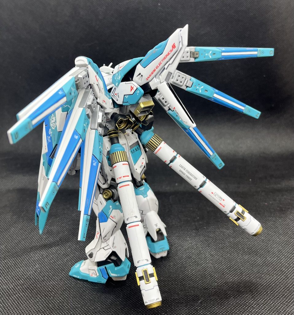 背面、ボリュームアップ中心スタビライザーはジャンクパーツからスクラッチプロペラントタンクはコトブキヤMSGを使ってます