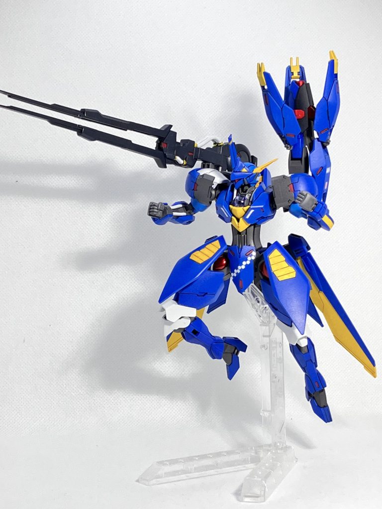 右肩には長遠距離砲