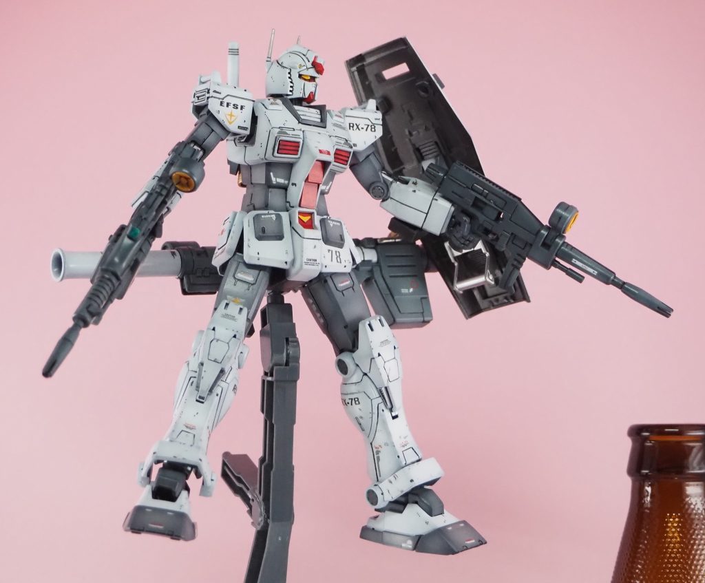 武装も中期型ライフルを始め、バズーカやショルダーキャノンまで付属する中々お得なキットではないでしょうか。