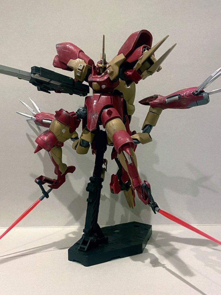 画質が悪いです 沢山脚がある作品を作りたかったので作成しました。ハイゴックの腕がお気に入りです。こんな感じの作風で、フィーリングで気ままに作っています。次はディランザを鉄血風に制作していきたいと思います。