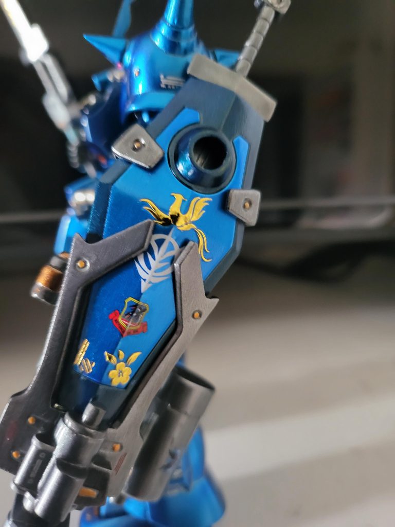 ジオンマークが隠れたのは計算ミス。