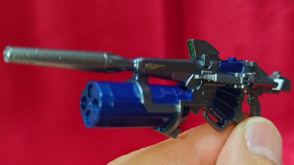 ライフルは水性塗料で塗り分けしました！実際