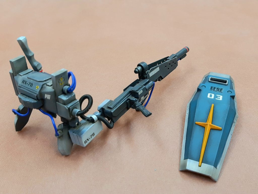 バックパックはほぼマイクロブロック製でプラ材の寄せ集めライフルと連結してあります。