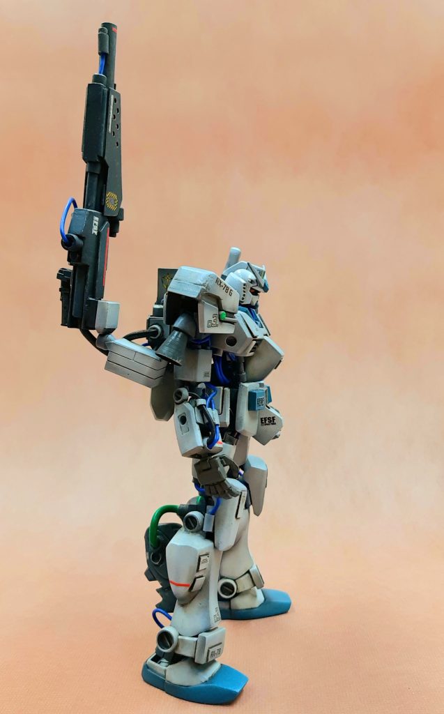 ライフルの携帯は無理やり感たっぷり!