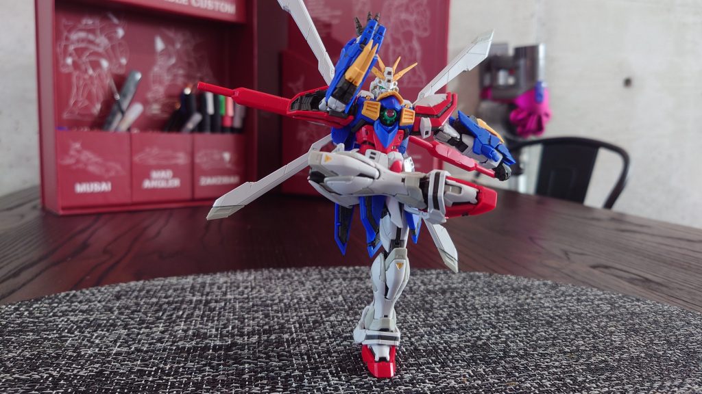 塗装前。片足ポーズも余裕です🌚🌚