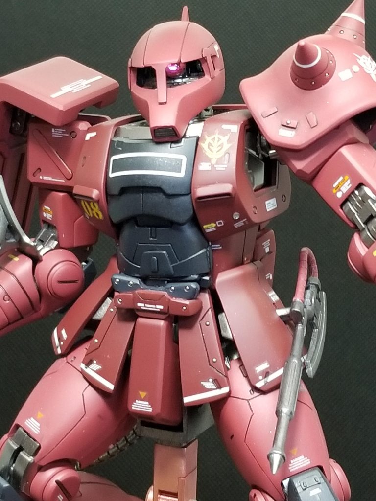 機体各所にディテールアップとしてスジボリ追加、マイナスモールド貼りつけ、スチールボールを埋め込んでおります。