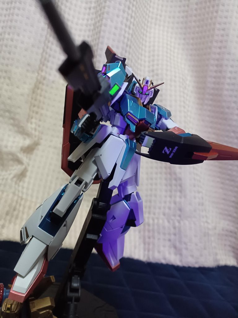 もちろんブラックライトでセンサーが光ります