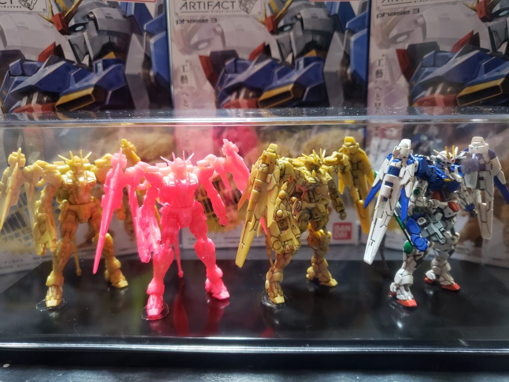 左から素組、レアカラー、墨入れのみ、全塗装。レアカラーが欲しくて１０個位は買いました😭1個だけでも出てくれて良かった😖