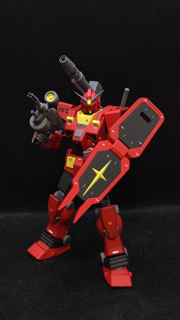 盾の配色は設定が無いので悩みました。最終的にジョニゲルの盾の配色に決めましたが(笑)本当ならイングリッドのパーソナルマークも貼りたかったのですが…入手困難で(;´Д`)