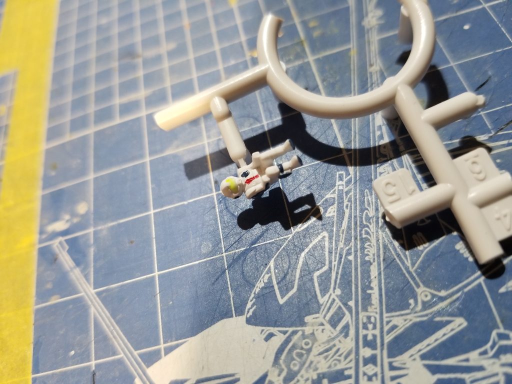 塗るときはこんな風にランナーのまま作業しました。