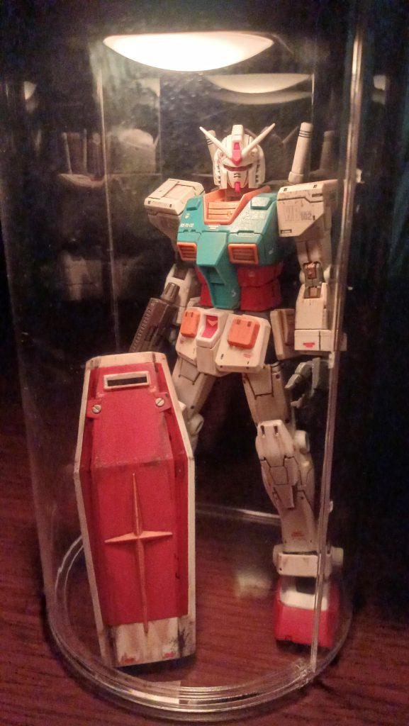 100均ケース in GUNDAM–2枚目/制作者：ワイルドタナカ