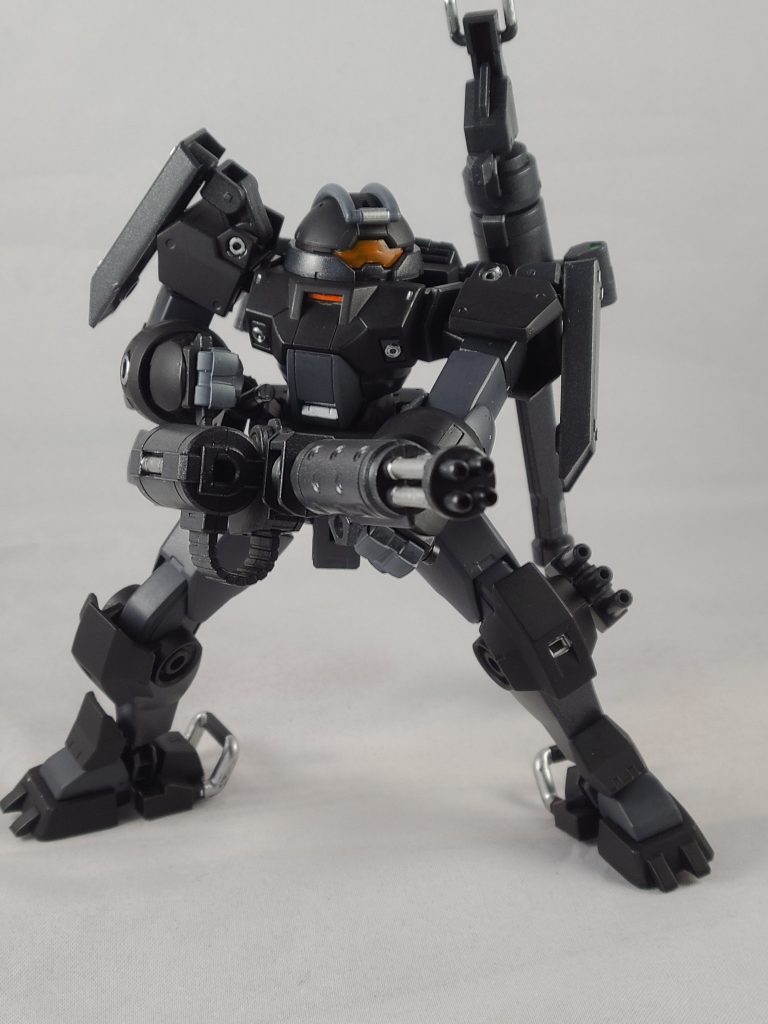 ガトリングガンもデミトレーナーのオプションセットからの組み合わせですマウントにはアムアムのジョイントパーツを使用、当初はバックパックから展開も考えましたがジョイントが増えると見栄え悪くなるので思い切ってマウント式に変更しました