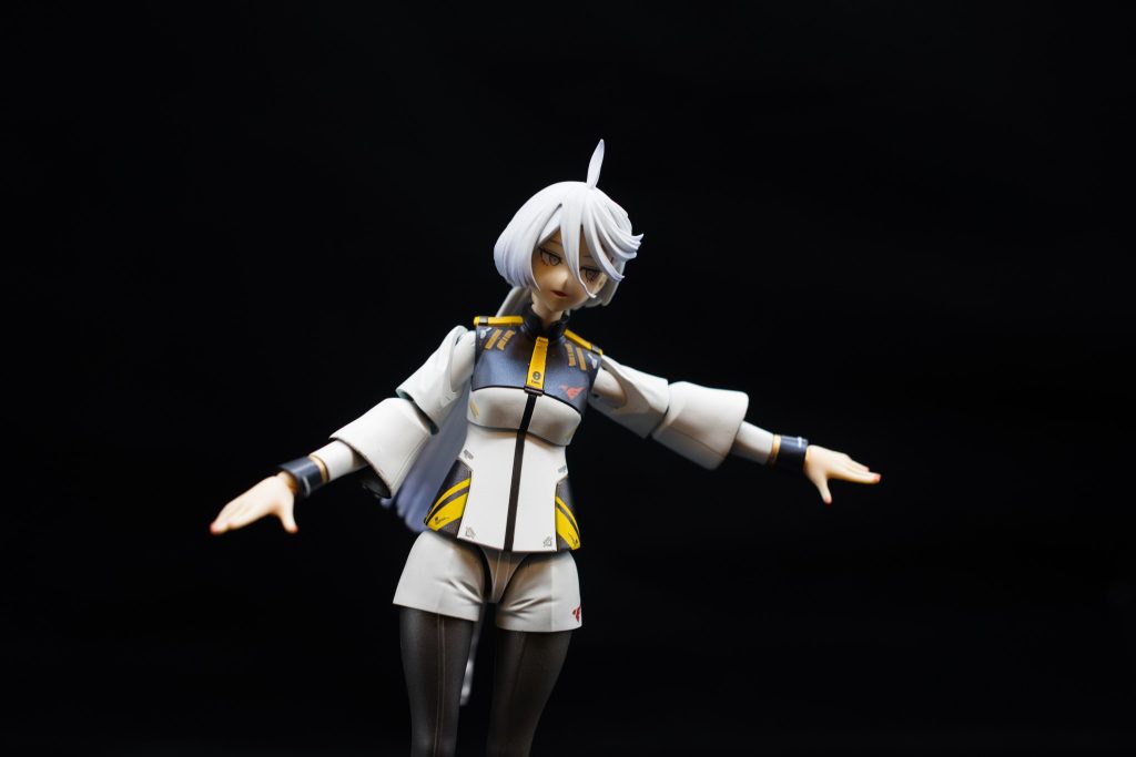 なんだかめちゃくちゃ悪そうな顔になっちゃった。。今回のキットはフェイスパーツが3つあったんですが、どのパーツにどのアイシールをはるかめちゃくちゃ迷いました。結果、ちょっと意地悪そうな目を採用しましたが、まぁホルダーを維持するにはちょっと狡猾さも必要でしょ。と思うのでベストではないけどベターかなー