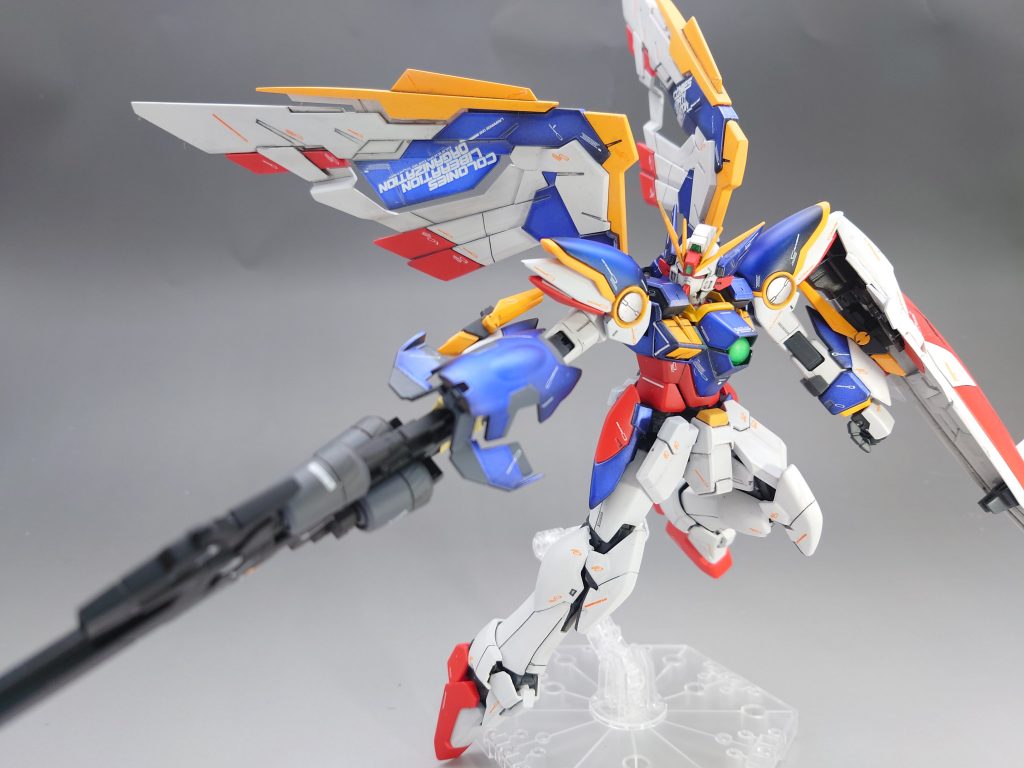 フィギュアのサイトにあったポージングを！ライフルの保持力は絶望的なので左手で支えてますww