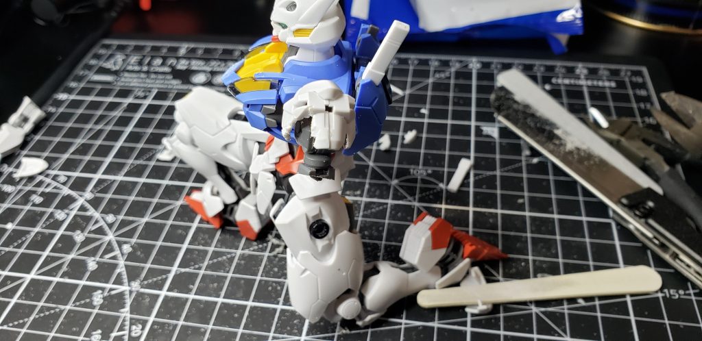 綺麗な膝立ちする為に、股関節周りの切削ぐらいしかやっていません(´・ω・`)無塗装だとなんか落ち着かない\(; ºωº \ Ξ / ºωº ;)/