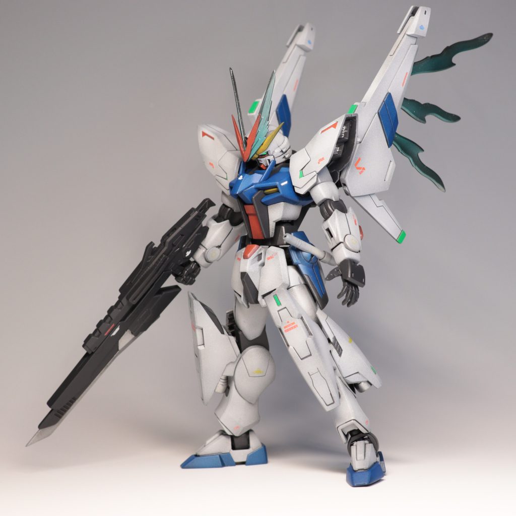 リミッター解除で内部のプラフスキー粒子が頭部、バインダーより溢れるという設定です。