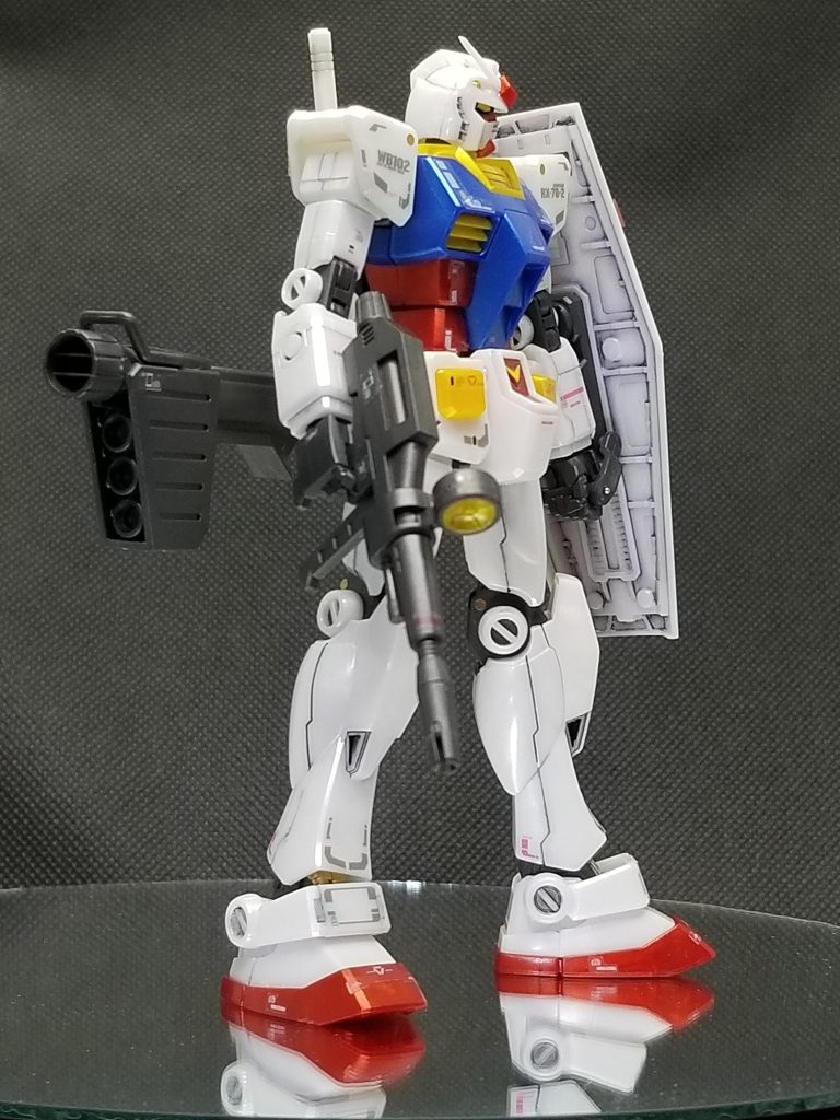 前回のガンキャノンもそうなんですが、この右向きの写真が最近お気に入りになってきました。