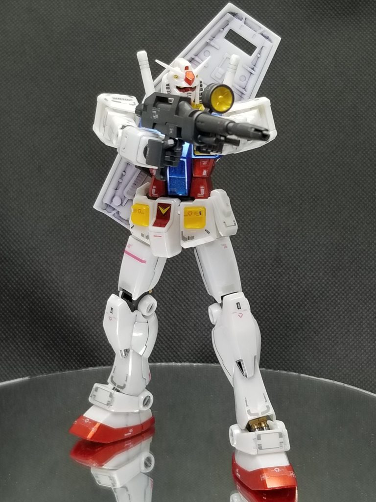 ③ビームライフル両手持ち旧キットを作ってきた私からしたらこのポーズができるってだけでちょっとした感動です(笑)