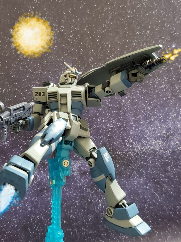 シールド🛡️は最新タイプに❕シールド先端には90㎜ガトリングガンを装備👍これは現在開発中の新型ガンダムの装備と同様のものである😔✨