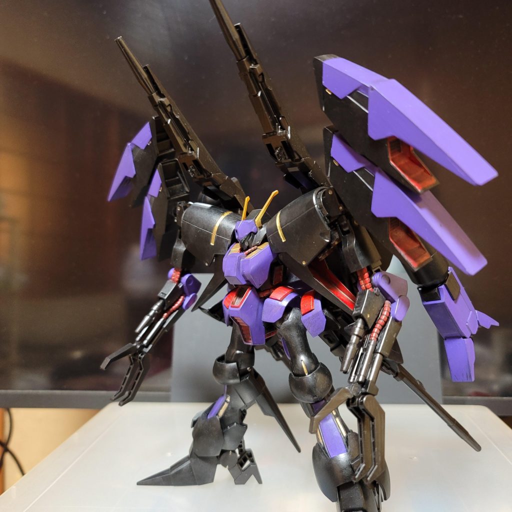 他のモデラーさんの作品を参考に、ウェザリングしたり…色追加したり…(;^ω^)