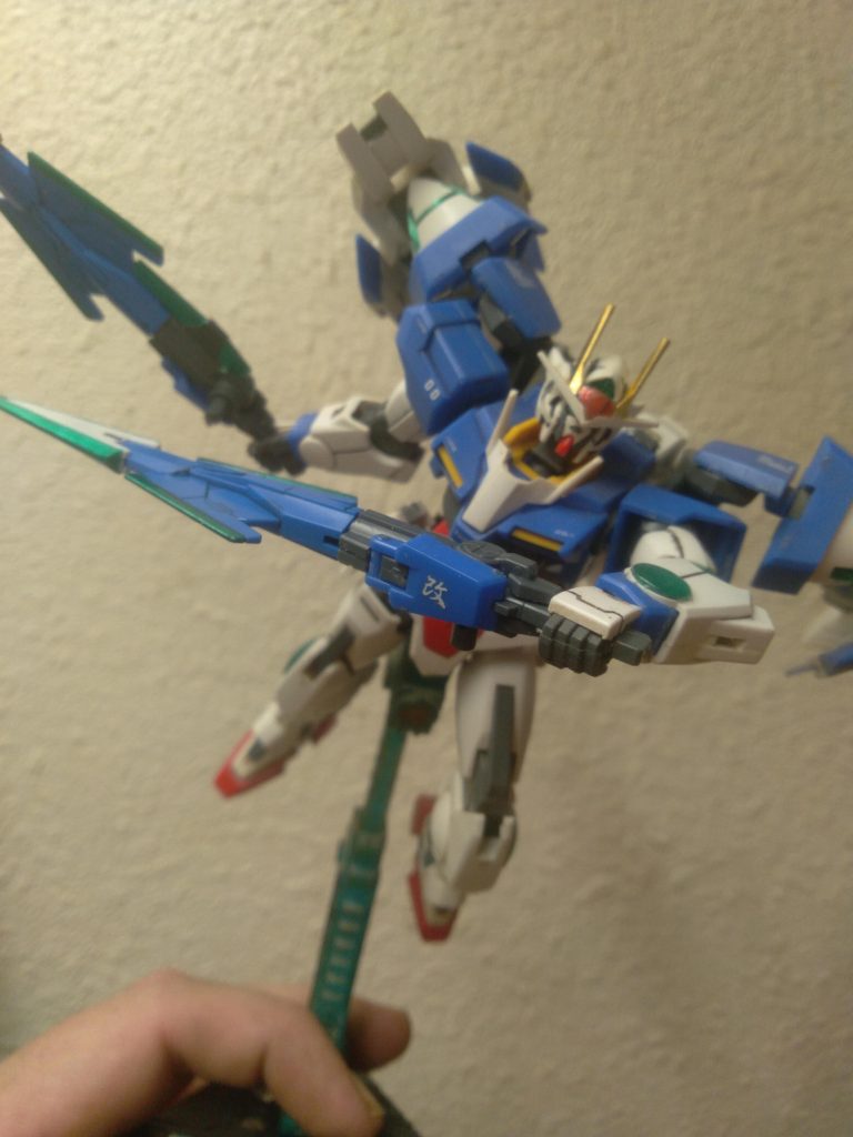 The tips of the blades can be fired off as harpoons and retracted back via a wire.